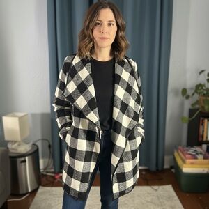 BluIvy  Black and White plaid wrap front jacket Large